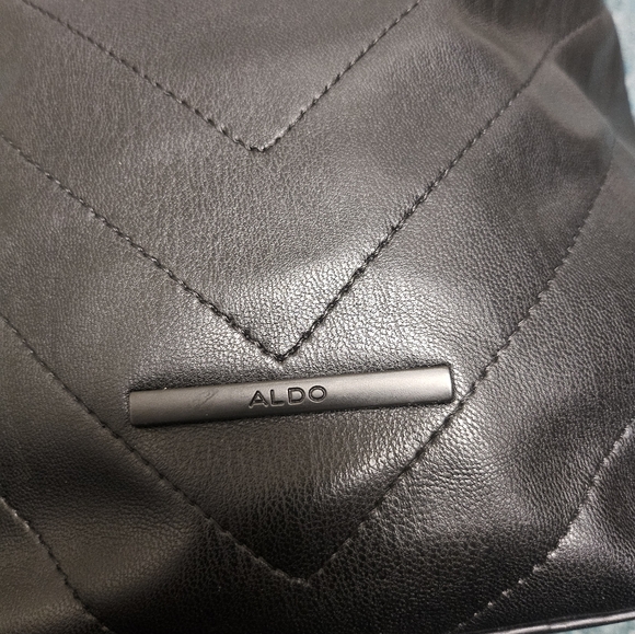 Aldo Bucket Bag - Picture 4 of 5